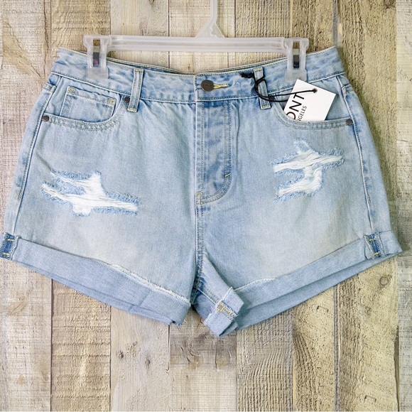 EVIDNT Los Angeles Sz26 Hermosa Short Distressed Lightwash Denim Short - Picture 1 of 9